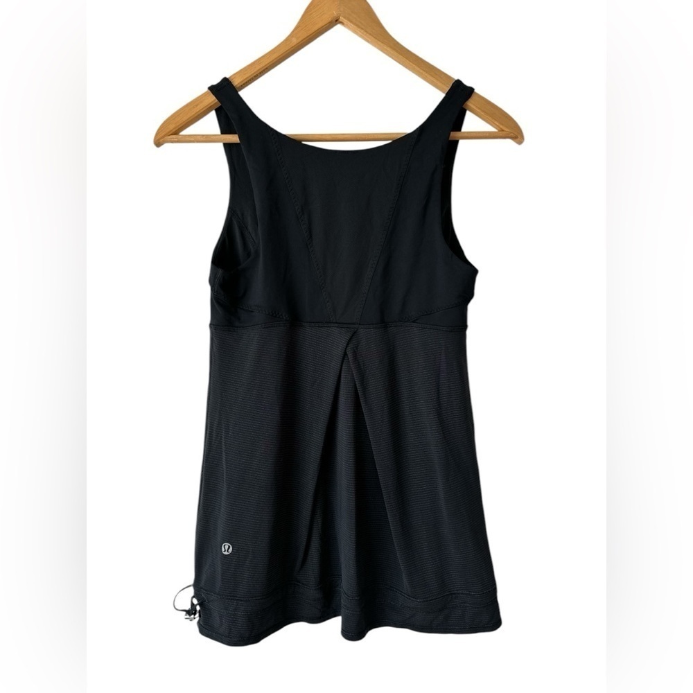 Lululemon Athletica Elevate Cinch Waist Tank Top Scoop Neck Black Gray Stripe